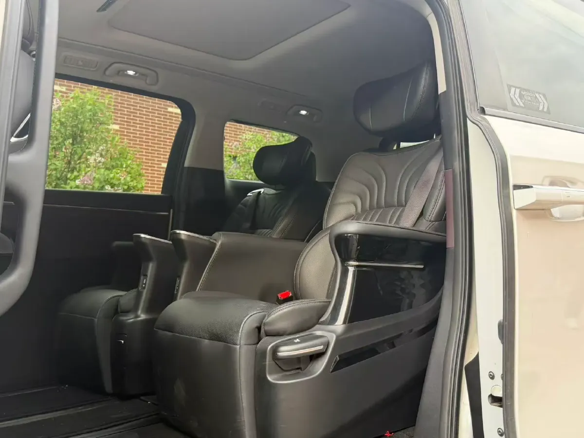 2024 GAC Trumpchi M8 2.0T 190HP L4 2DHT Hybrid,autocango,china used car exporter,china ev exporter,chinese used car exporter,chinese used ev exporter