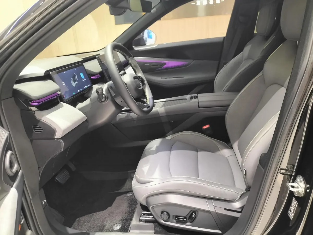 2025 LYNK&CO 08 EM-P 1.5T 163HP L4 3DHT PHEV 21.2KWH,autocango,china used car exporter,china ev exporter,chinese used car exporter,chinese used ev exporter