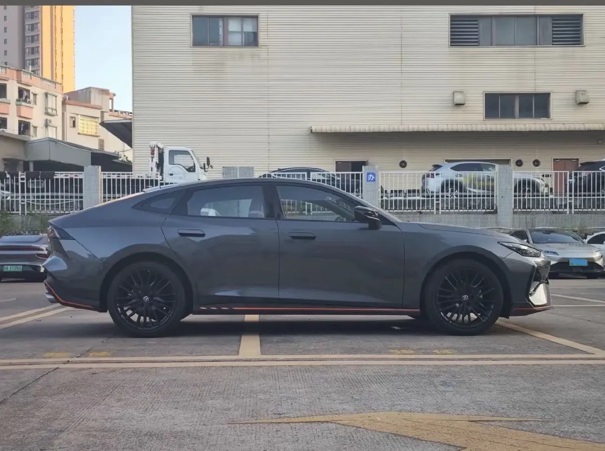 2025 ChangAn UNI-V 1.5T 192HP L4 7DCT,autocango,china used car exporter,china ev exporter,chinese used car exporter,chinese used ev exporter