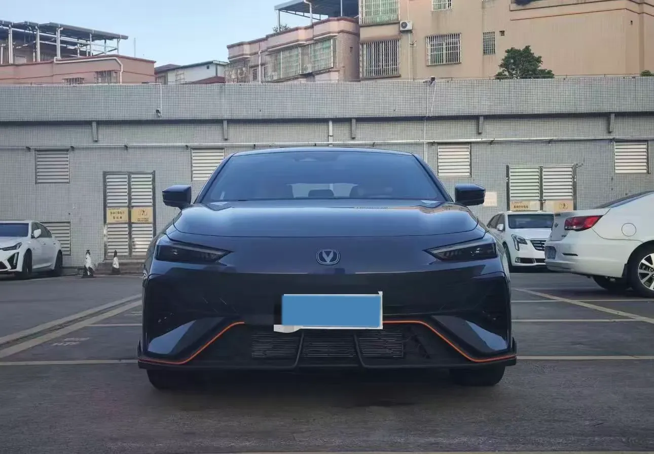 2025 ChangAn UNI-V 1.5T 192HP L4 7DCT,autocango,china used car exporter,china ev exporter,chinese used car exporter,chinese used ev exporter