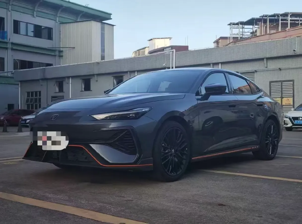 2025 ChangAn UNI-V 1.5T 192HP L4 7DCT,autocango,china used car exporter,china ev exporter,chinese used car exporter,chinese used ev exporter