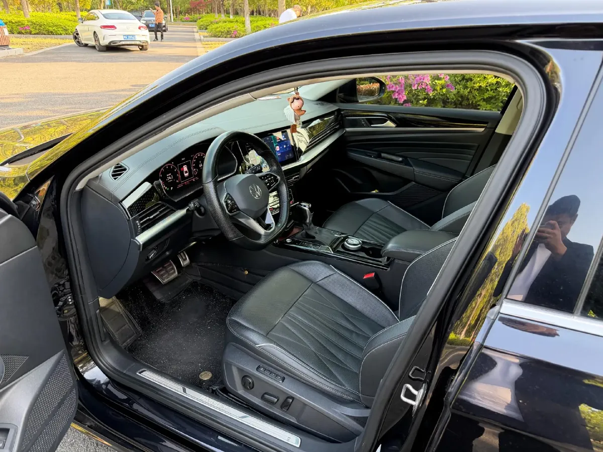 2022 Xpeng P7 BEV 60.2KWH,autocango,china used car exporter,china ev exporter,chinese used car exporter,chinese used ev exporter