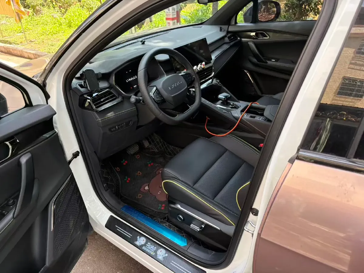 2023 LYNK&CO 06 1.5T 181HP L4 7DCT,autocango,china used car exporter,china ev exporter,chinese used car exporter,chinese used ev exporter