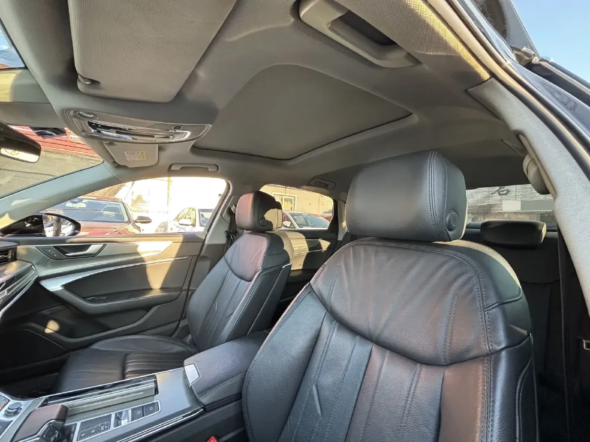 2021 Audi A6L 2.0T 190HP L4 7DCT,autocango,china used car exporter,china ev exporter,chinese used car exporter,chinese used ev exporter