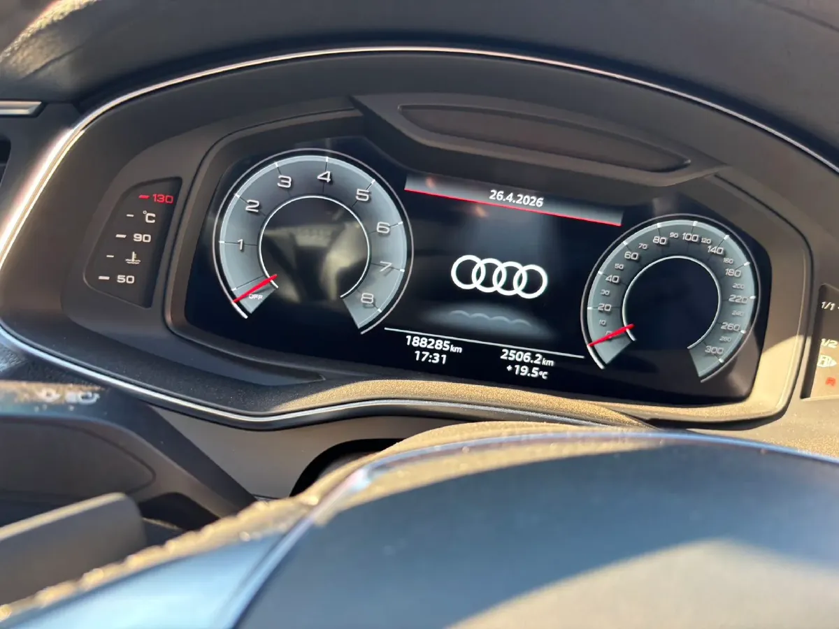 2021 Audi A6L 2.0T 190HP L4 7DCT,autocango,china used car exporter,china ev exporter,chinese used car exporter,chinese used ev exporter