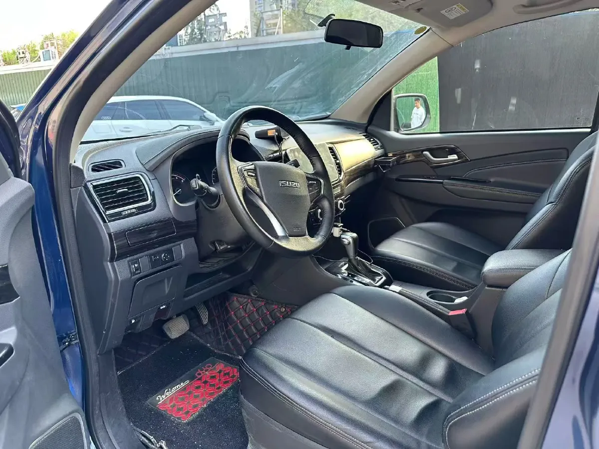 2020 Isuzu LingTuo 2.5T 150HP L4 6AT,autocango,china used car exporter,china ev exporter,chinese used car exporter,chinese used ev exporter