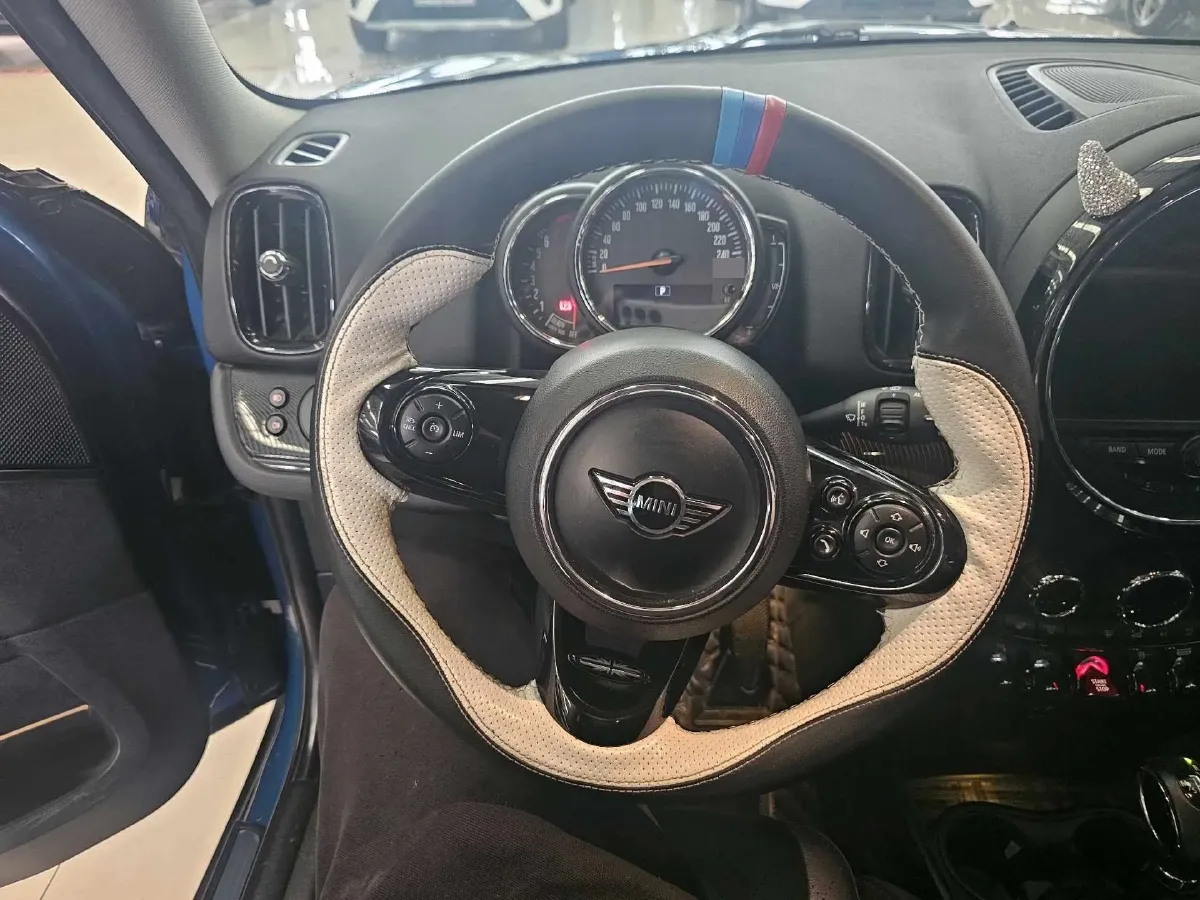 2017 MINI COUNTRYMAN 1.5T 136HP L3 8AT,autocango,china used car exporter,china ev exporter,chinese used car exporter,chinese used ev exporter