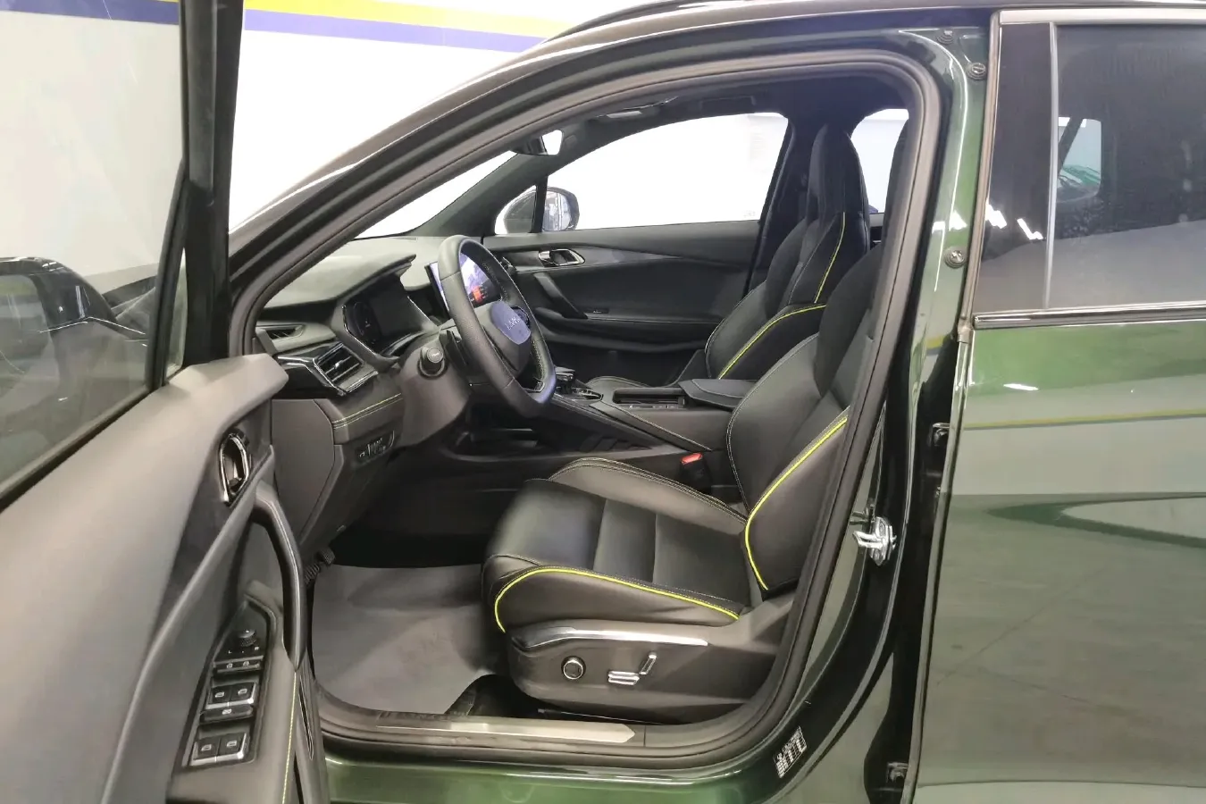 2023 LYNK&CO 03 1.5T 181HP L4 7DCT,autocango,china used car exporter,china ev exporter,chinese used car exporter,chinese used ev exporter