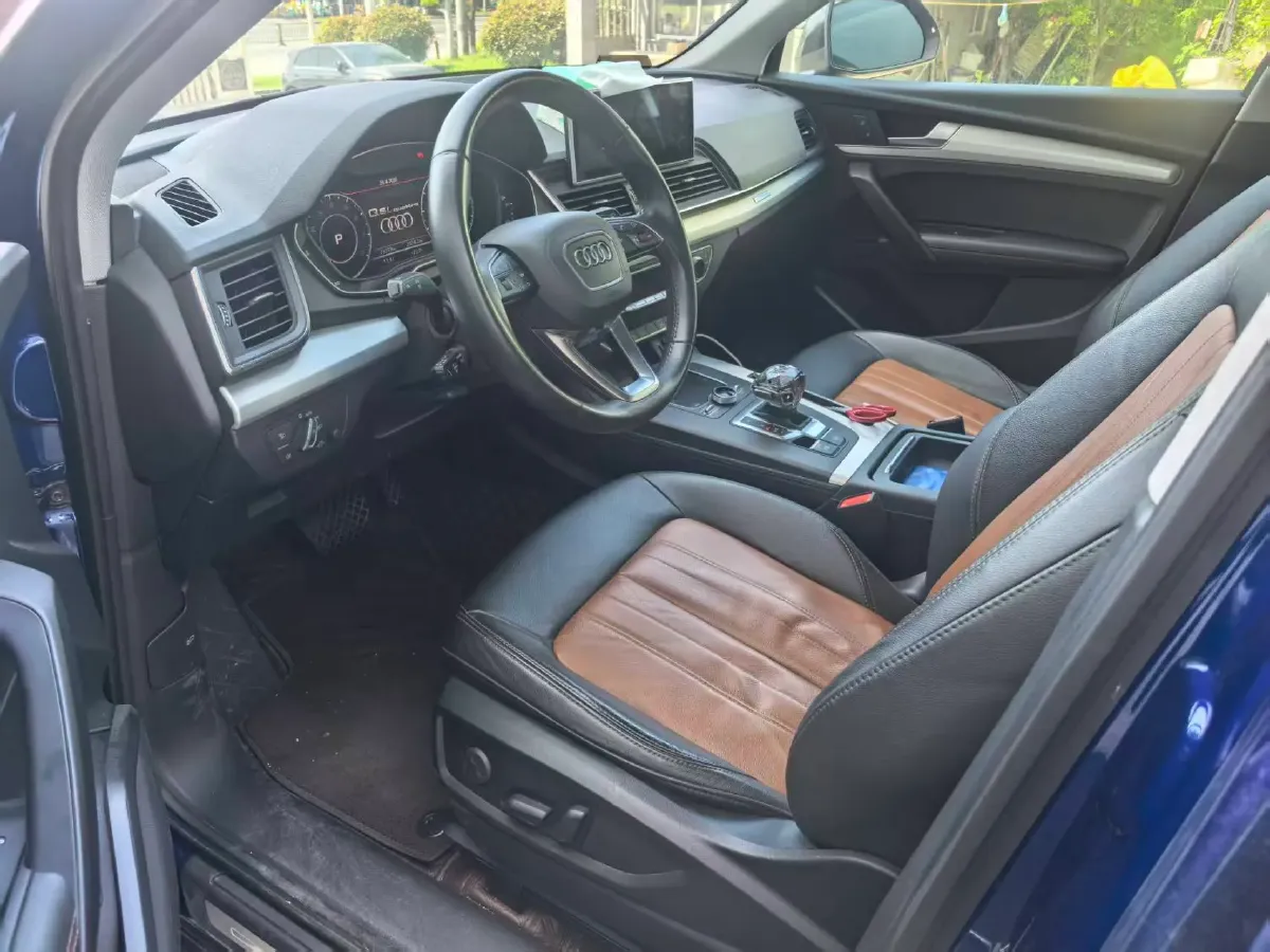 2020 Audi Q5L 2.0T 190HP L4 7DCT,autocango,china used car exporter,china ev exporter,chinese used car exporter,chinese used ev exporter