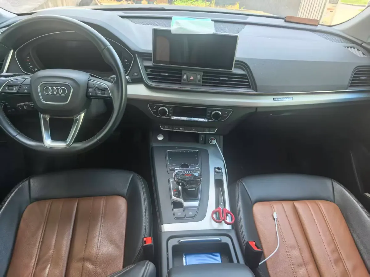 2020 Audi Q5L 2.0T 190HP L4 7DCT,autocango,china used car exporter,china ev exporter,chinese used car exporter,chinese used ev exporter