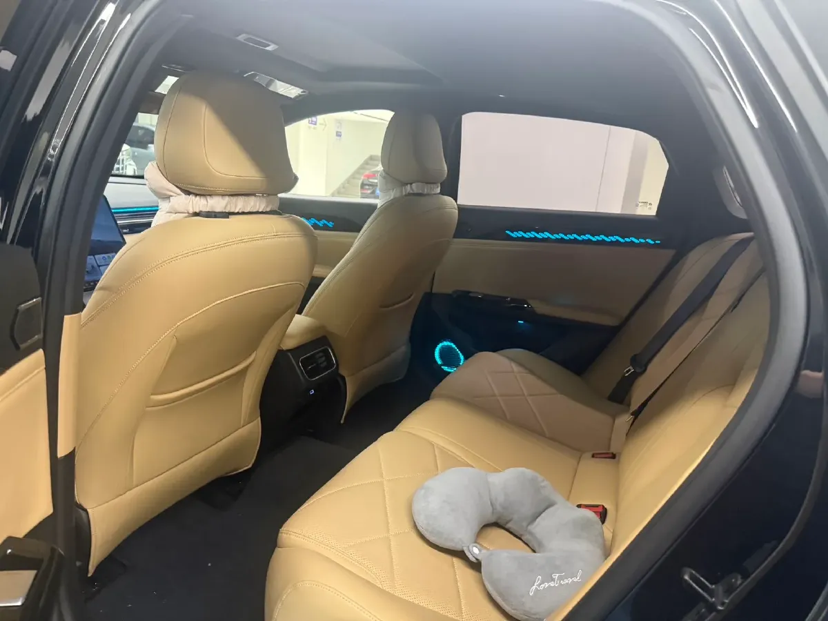 2023 Geely Galaxy L6 1.5T 163HP L4 3DHT PHEV,autocango,china used car exporter,china ev exporter,chinese used car exporter,chinese used ev exporter