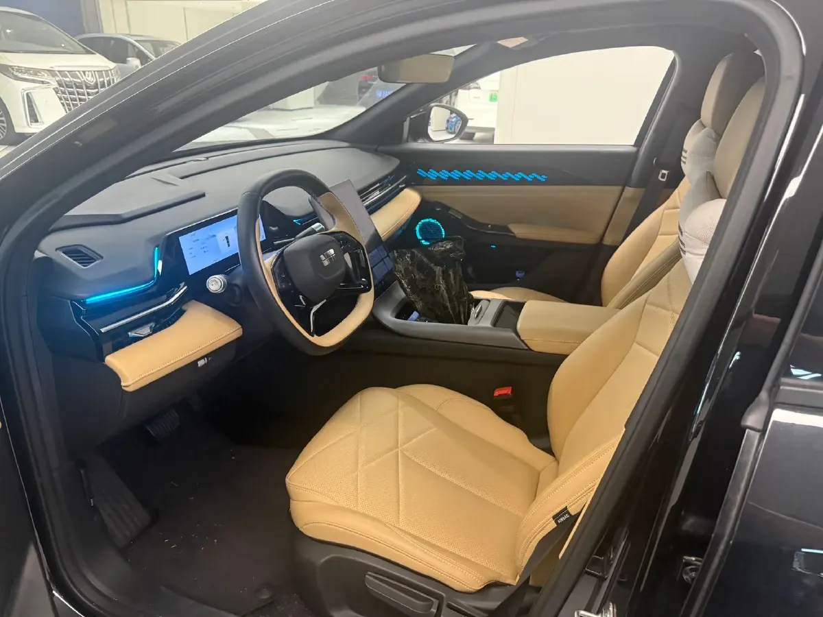 2023 Geely Galaxy L6 1.5T 163HP L4 3DHT PHEV,autocango,china used car exporter,china ev exporter,chinese used car exporter,chinese used ev exporter