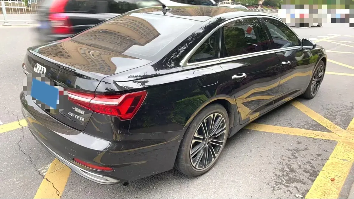2024 Audi A6L 2.0T 245HP L4 7DCT,autocango,china used car exporter,china ev exporter,chinese used car exporter,chinese used ev exporter