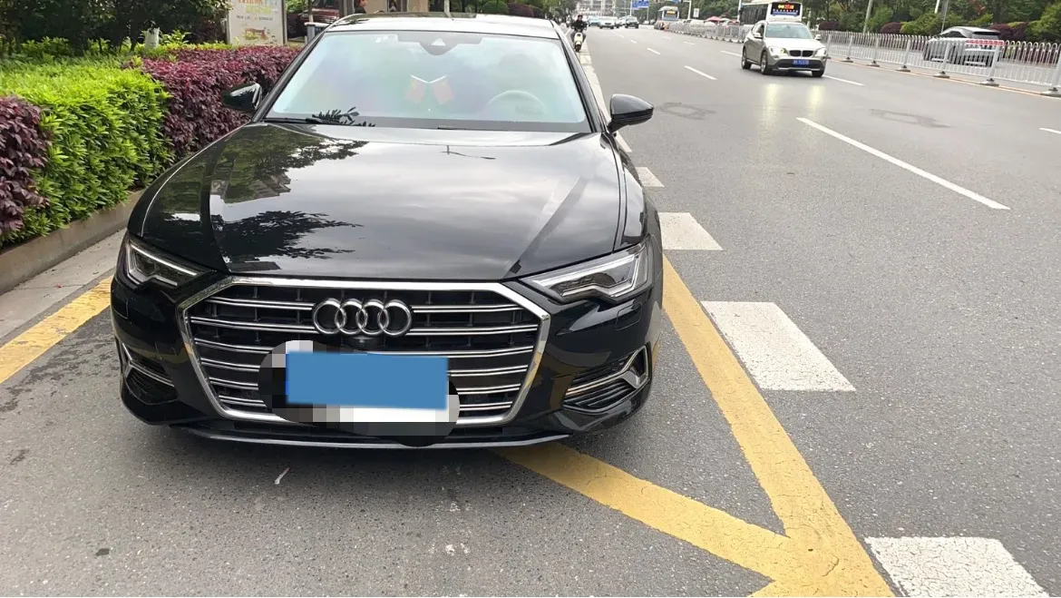 2024 Audi A6L 2.0T 245HP L4 7DCT,autocango,china used car exporter,china ev exporter,chinese used car exporter,chinese used ev exporter