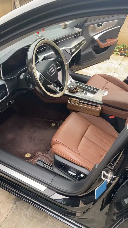 2024 Audi A6L 2.0T 245HP L4 7DCT,autocango,china used car exporter,china ev exporter,chinese used car exporter,chinese used ev exporter