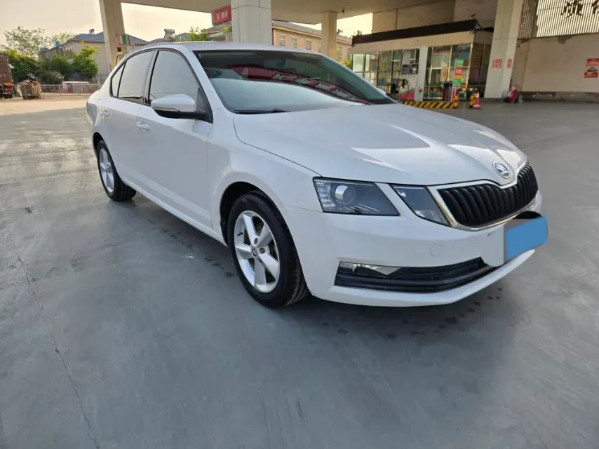 2018 Skoda Octavia 1.6L 110HP L4 5MT,autocango,china used car exporter,china ev exporter,chinese used car exporter,chinese used ev exporter