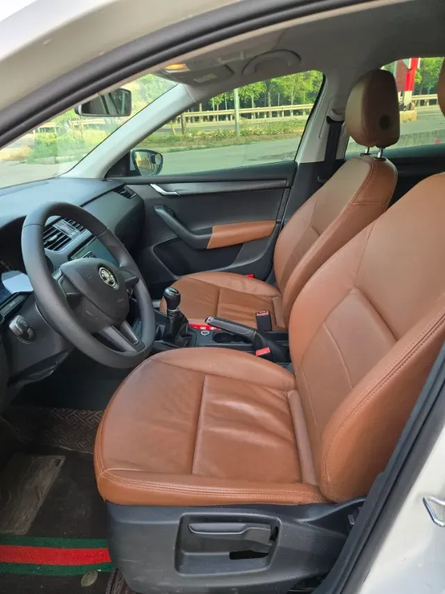 2018 Skoda Octavia 1.6L 110HP L4 5MT,autocango,china used car exporter,china ev exporter,chinese used car exporter,chinese used ev exporter