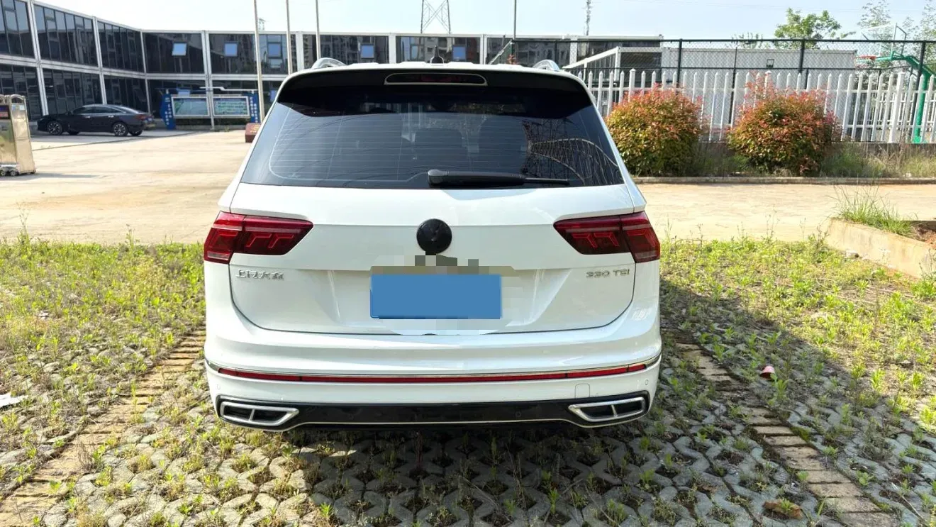 2023 Volkswagen Tiguan L 2.0T 186HP L4 7DCT,autocango,china used car exporter,china ev exporter,chinese used car exporter,chinese used ev exporter