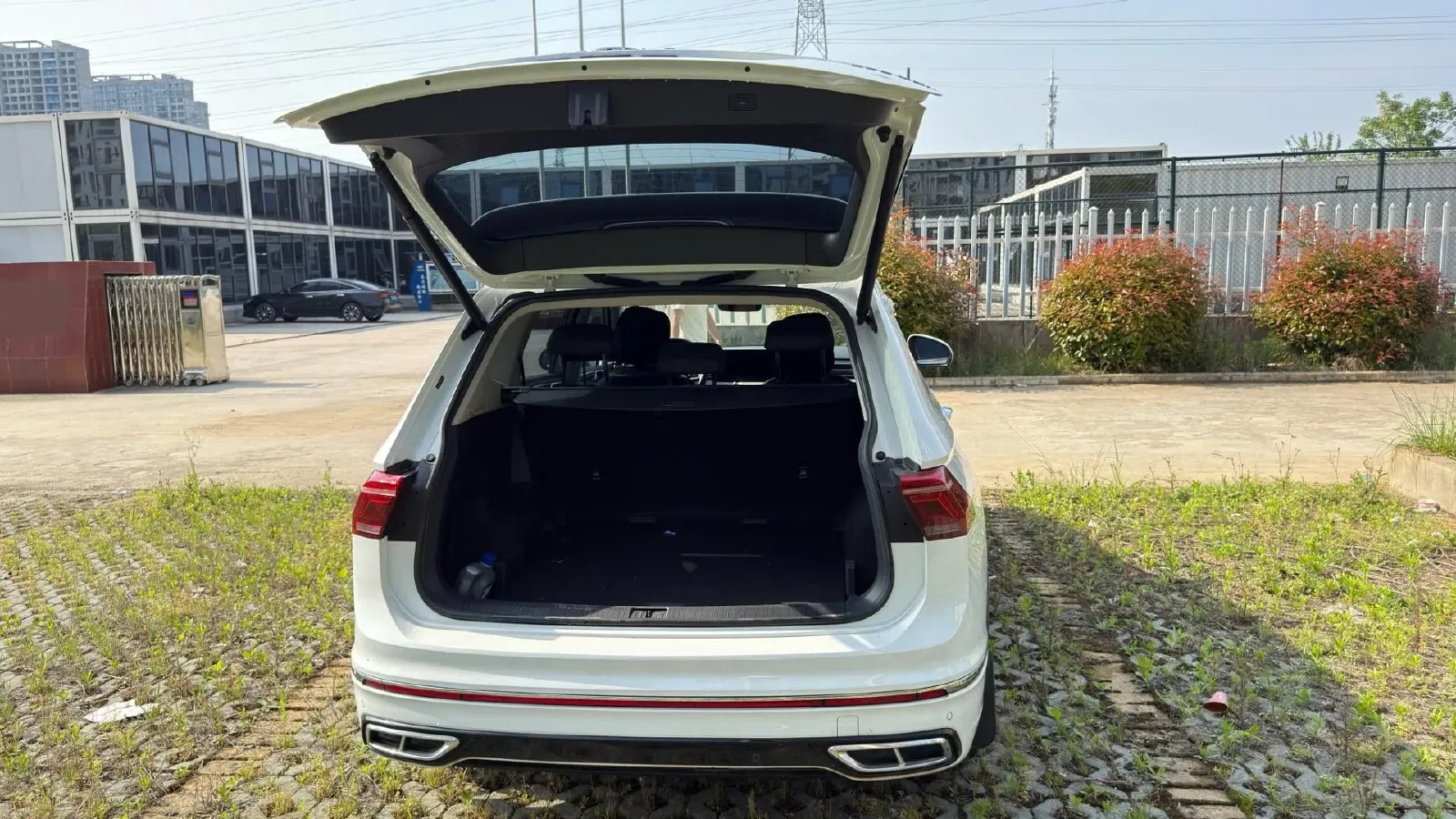 2023 Volkswagen Tiguan L 2.0T 186HP L4 7DCT,autocango,china used car exporter,china ev exporter,chinese used car exporter,chinese used ev exporter