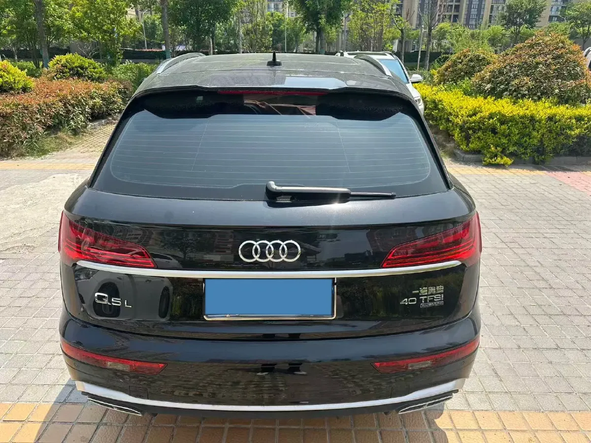 2026 Audi Q5L 2.0T 190HP L4 7DCT,autocango,china used car exporter,china ev exporter,chinese used car exporter,chinese used ev exporter