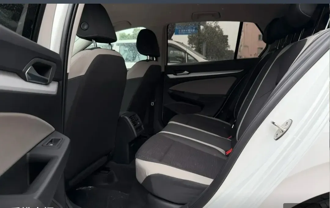 2021 Volkswagen Golf 1.2T 116HP L4 7DCT,autocango,china used car exporter,china ev exporter,chinese used car exporter,chinese used ev exporter