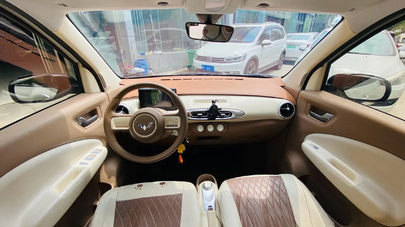 2025 WuLing HongGuang MINI EV BEV 16.2KWH,autocango,china used car exporter,china ev exporter,chinese used car exporter,chinese used ev exporter