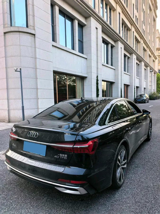 2023 Audi A6L 2.0T 190HP L4 7DCT,autocango,china used car exporter,china ev exporter,chinese used car exporter,chinese used ev exporter