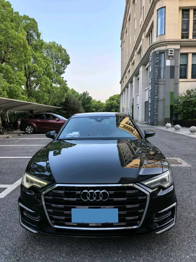 2023 Audi A6L 2.0T 190HP L4 7DCT,autocango,china used car exporter,china ev exporter,chinese used car exporter,chinese used ev exporter