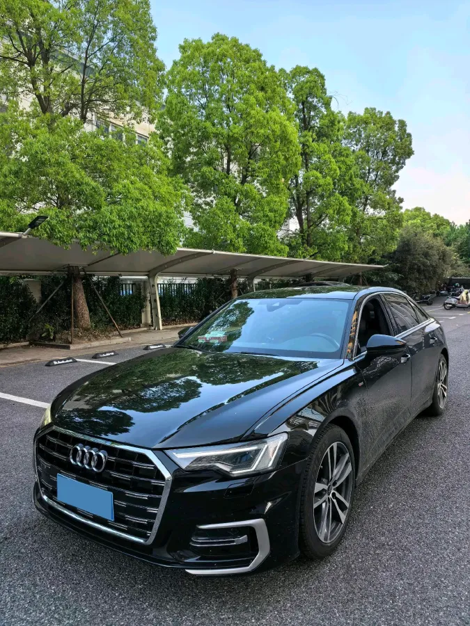 2023 Audi A6L 2.0T 190HP L4 7DCT,autocango,china used car exporter,china ev exporter,chinese used car exporter,chinese used ev exporter