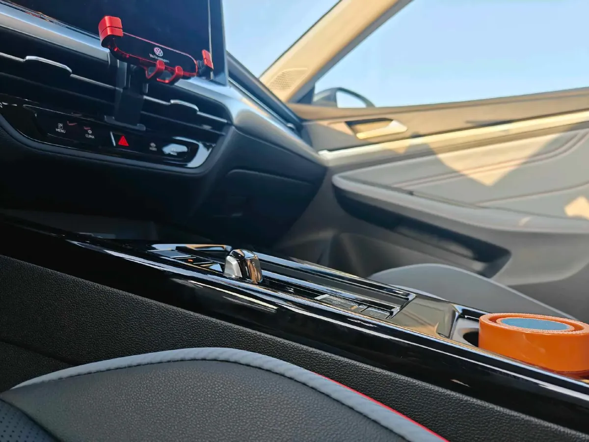 2024 Volkswagen Lamando 1.4T 150HP L4 7DCT,autocango,china used car exporter,china ev exporter,chinese used car exporter,chinese used ev exporter