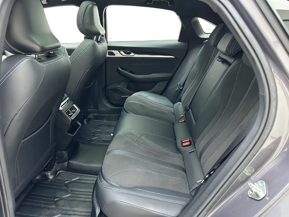 2025 Geely Preface 2.0T 238HP L4 8AT,autocango,china used car exporter,china ev exporter,chinese used car exporter,chinese used ev exporter