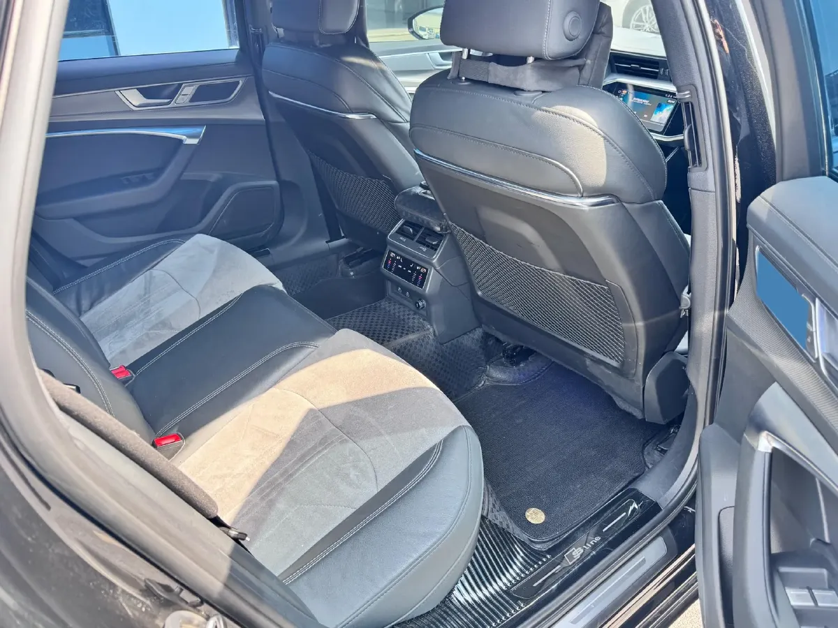 2024 Audi A6L 2.0T 245HP L4 7DCT,autocango,china used car exporter,china ev exporter,chinese used car exporter,chinese used ev exporter