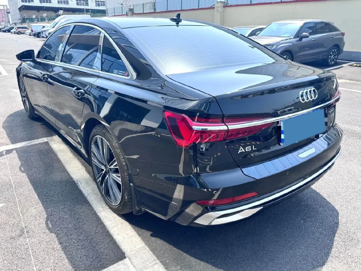 2024 Audi A6L 2.0T 245HP L4 7DCT,autocango,china used car exporter,china ev exporter,chinese used car exporter,chinese used ev exporter