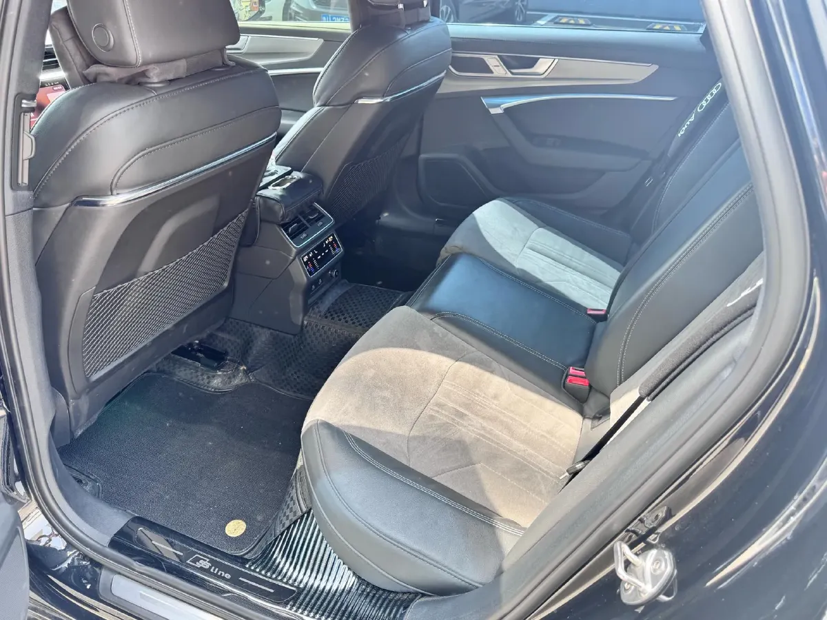 2024 Audi A6L 2.0T 245HP L4 7DCT,autocango,china used car exporter,china ev exporter,chinese used car exporter,chinese used ev exporter