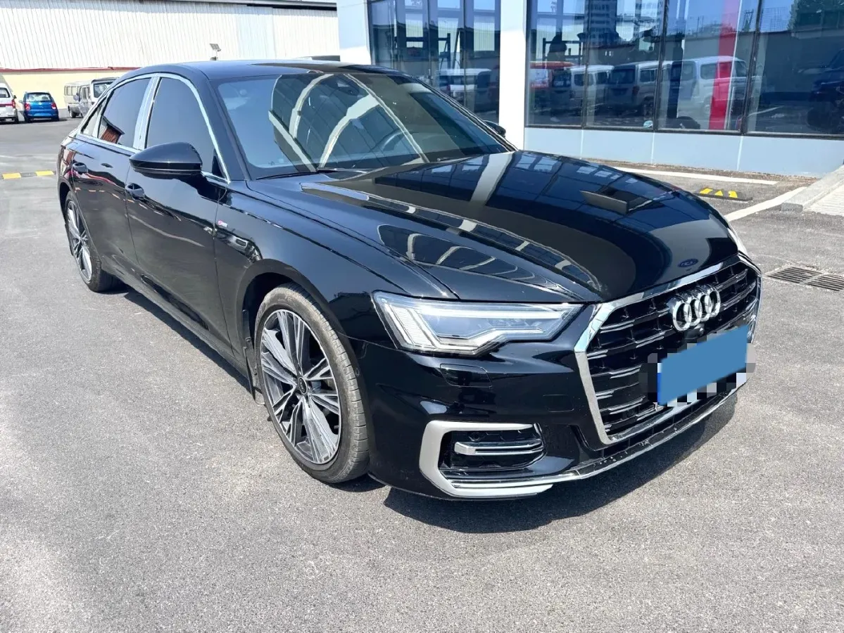 2024 Audi A6L 2.0T 245HP L4 7DCT,autocango,china used car exporter,china ev exporter,chinese used car exporter,chinese used ev exporter