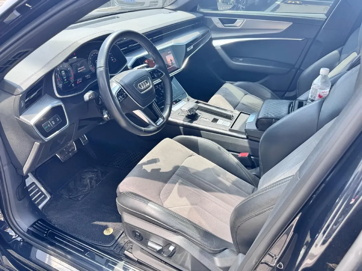 2024 Audi A6L 2.0T 245HP L4 7DCT,autocango,china used car exporter,china ev exporter,chinese used car exporter,chinese used ev exporter