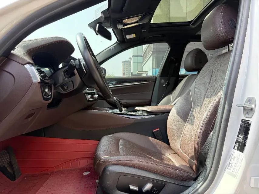 2021 BMW 5 Series 2.0T 252HP L4 8AT,autocango,china used car exporter,china ev exporter,chinese used car exporter,chinese used ev exporter