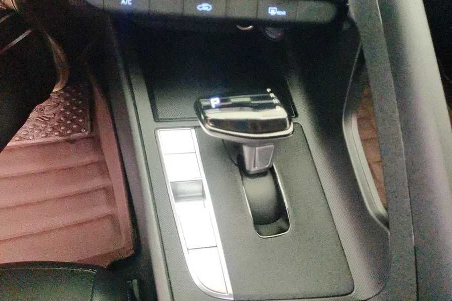 2023 Hyundai Elantra 1.5L 115HP L4 CVT,autocango,china used car exporter,china ev exporter,chinese used car exporter,chinese used ev exporter