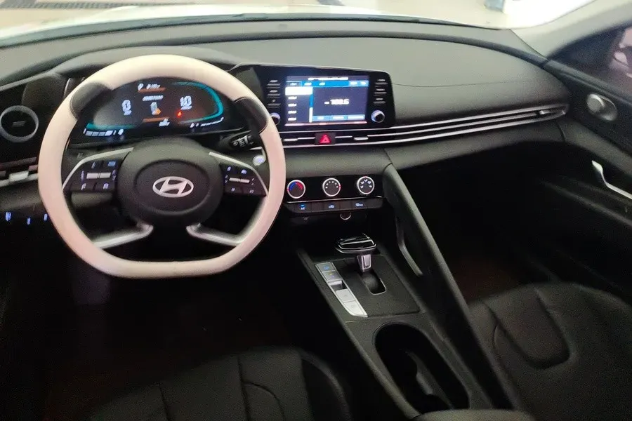 2023 Hyundai Elantra 1.5L 115HP L4 CVT,autocango,china used car exporter,china ev exporter,chinese used car exporter,chinese used ev exporter