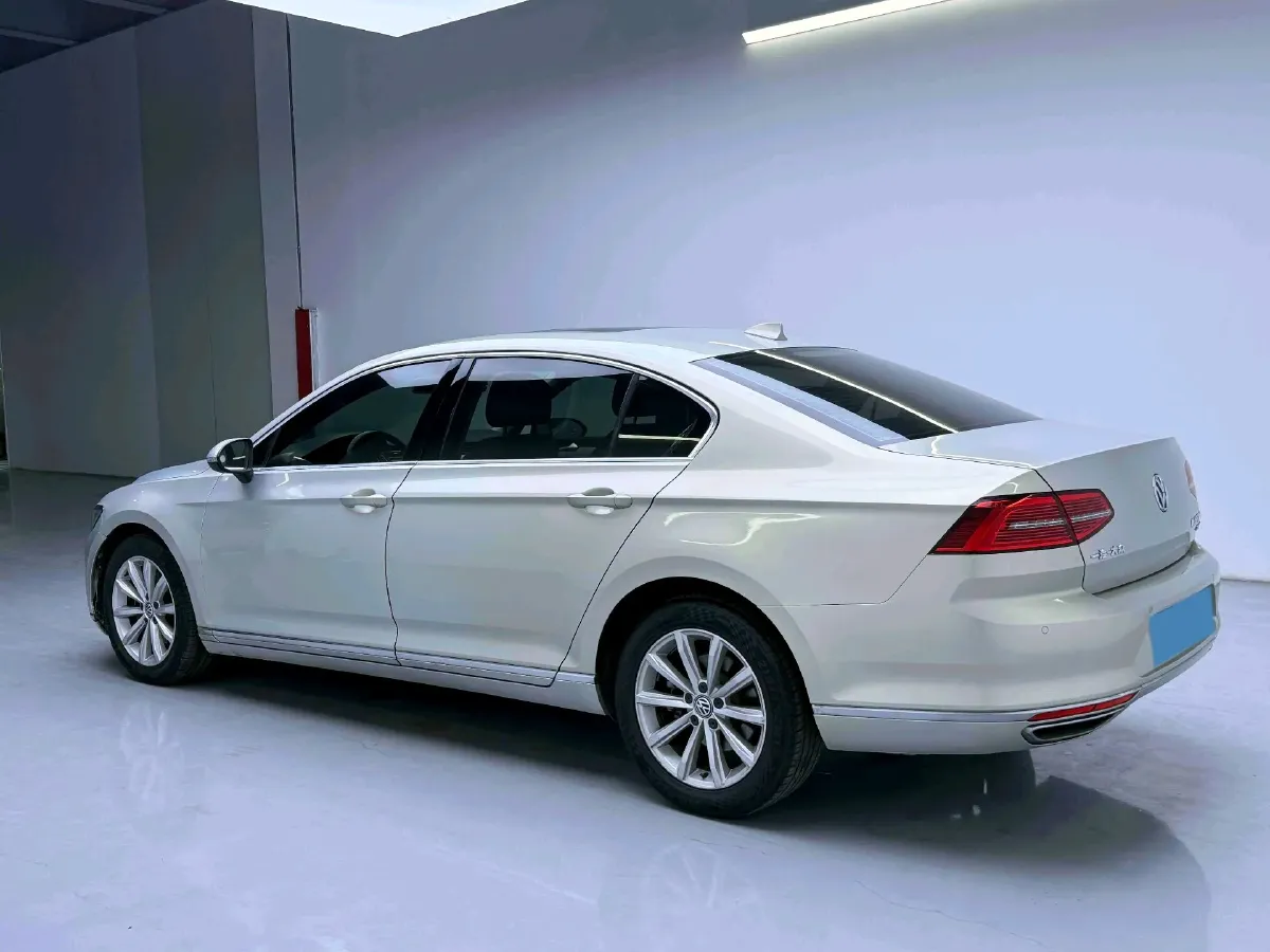 2018 Volkswagen Magotan 1.8T 180HP L4 7DCT,autocango,china used car exporter,china ev exporter,chinese used car exporter,chinese used ev exporter