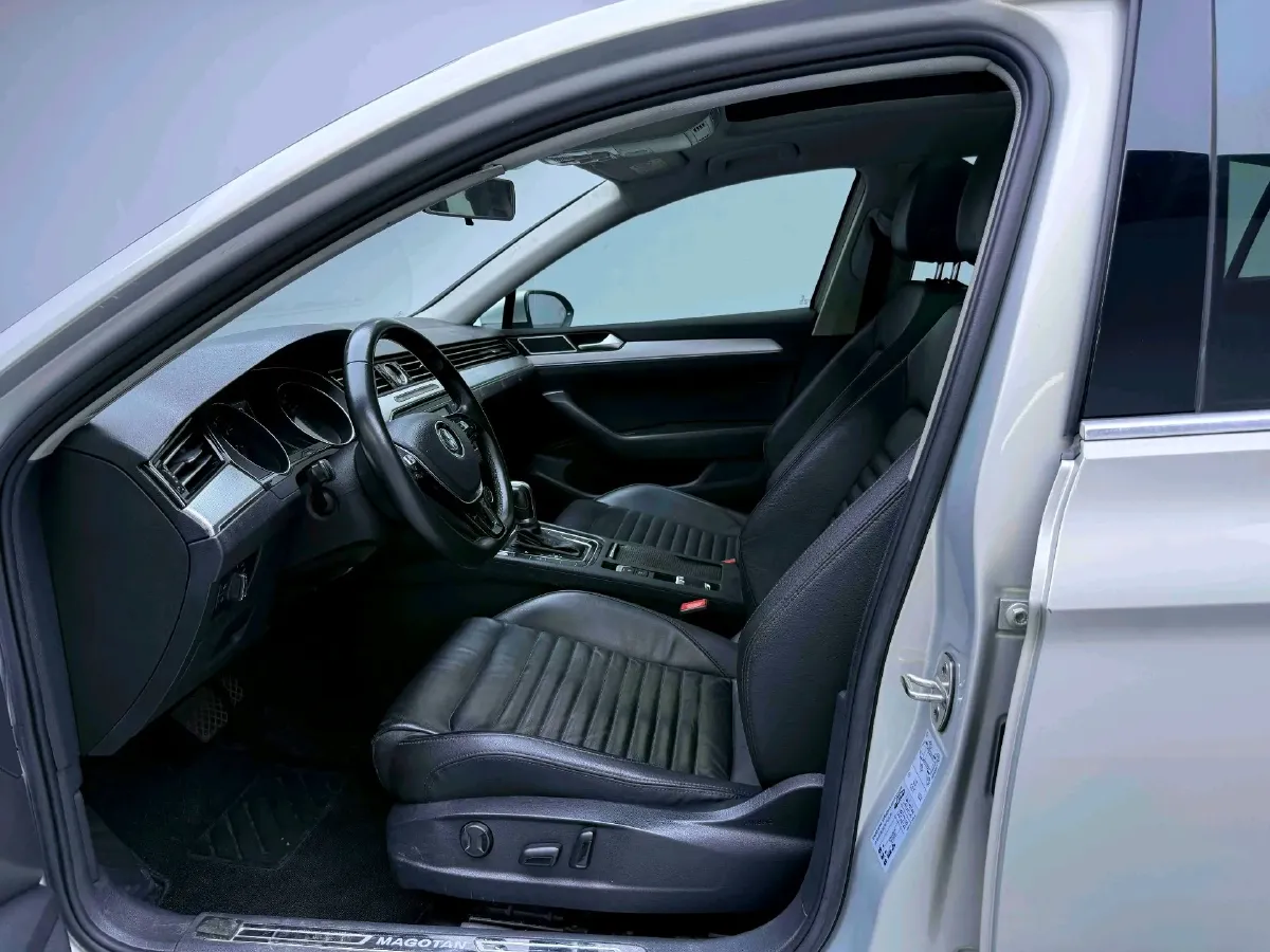 2018 Volkswagen Magotan 1.8T 180HP L4 7DCT,autocango,china used car exporter,china ev exporter,chinese used car exporter,chinese used ev exporter