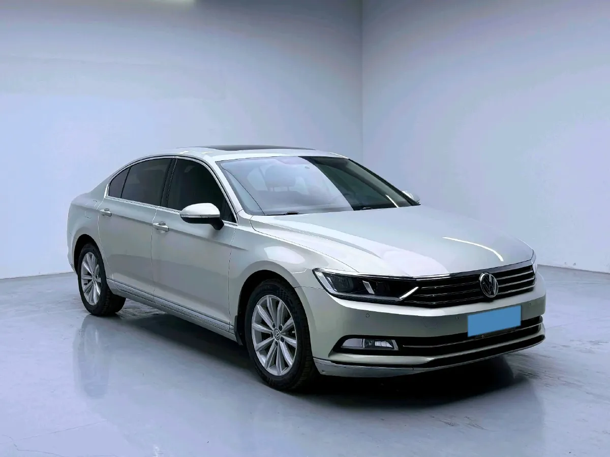 2018 Volkswagen Magotan 1.8T 180HP L4 7DCT,autocango,china used car exporter,china ev exporter,chinese used car exporter,chinese used ev exporter