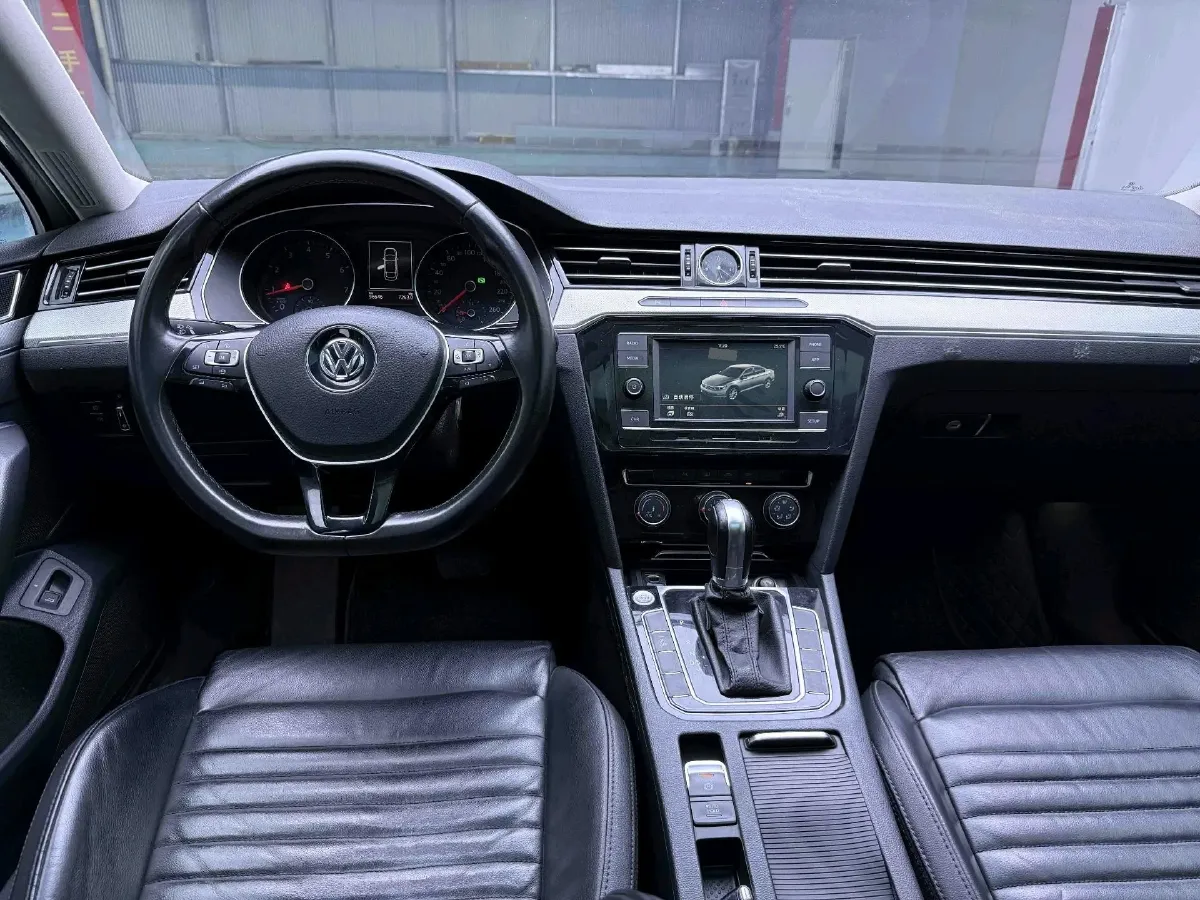 2018 Volkswagen Magotan 1.8T 180HP L4 7DCT,autocango,china used car exporter,china ev exporter,chinese used car exporter,chinese used ev exporter