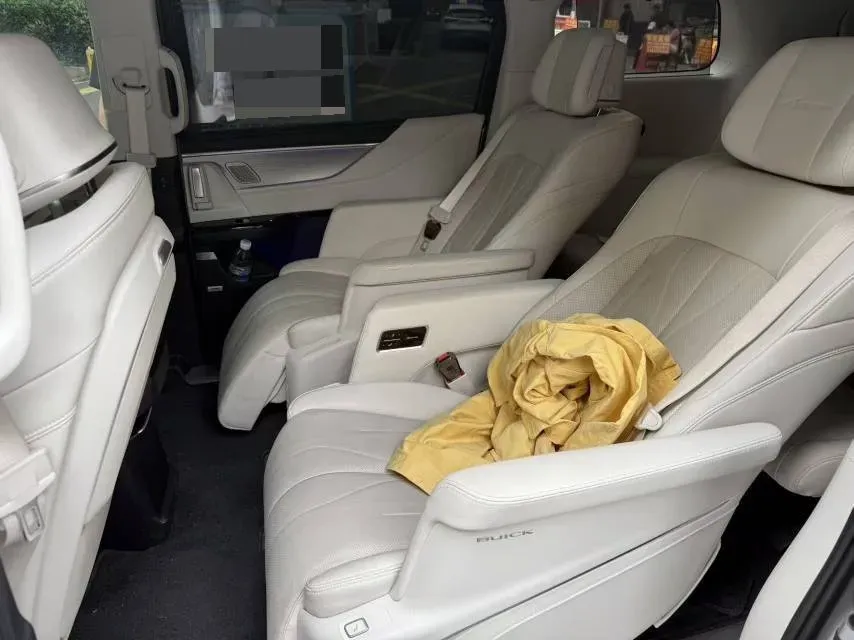 2025 Buick GL8 2.0T 237HP L4 9AT,autocango,china used car exporter,china ev exporter,chinese used car exporter,chinese used ev exporter