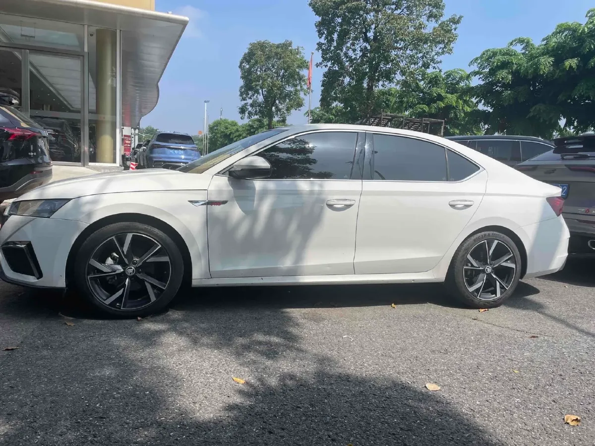 2022 Skoda Octavia 1.4T 150HP L4 7DCT,autocango,china used car exporter,china ev exporter,chinese used car exporter,chinese used ev exporter