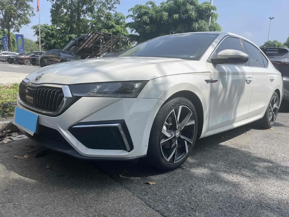 2022 Skoda Octavia 1.4T 150HP L4 7DCT,autocango,china used car exporter,china ev exporter,chinese used car exporter,chinese used ev exporter