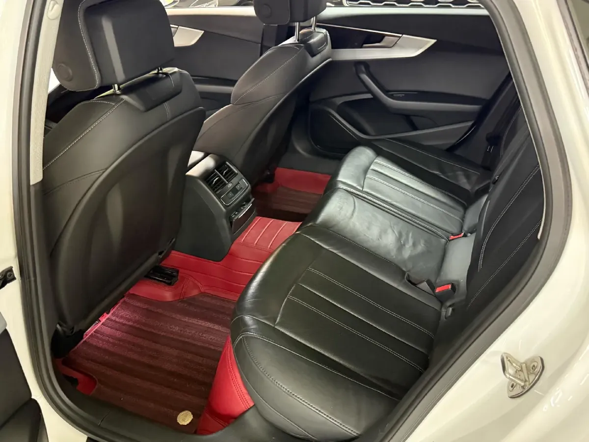 2020 Audi A4L 2.0T 190HP L4 7DCT,autocango,china used car exporter,china ev exporter,chinese used car exporter,chinese used ev exporter