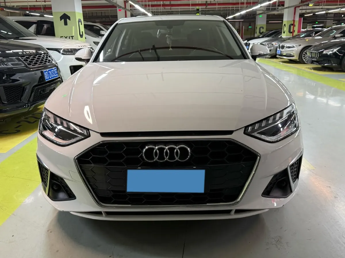 2020 Audi A4L 2.0T 190HP L4 7DCT,autocango,china used car exporter,china ev exporter,chinese used car exporter,chinese used ev exporter