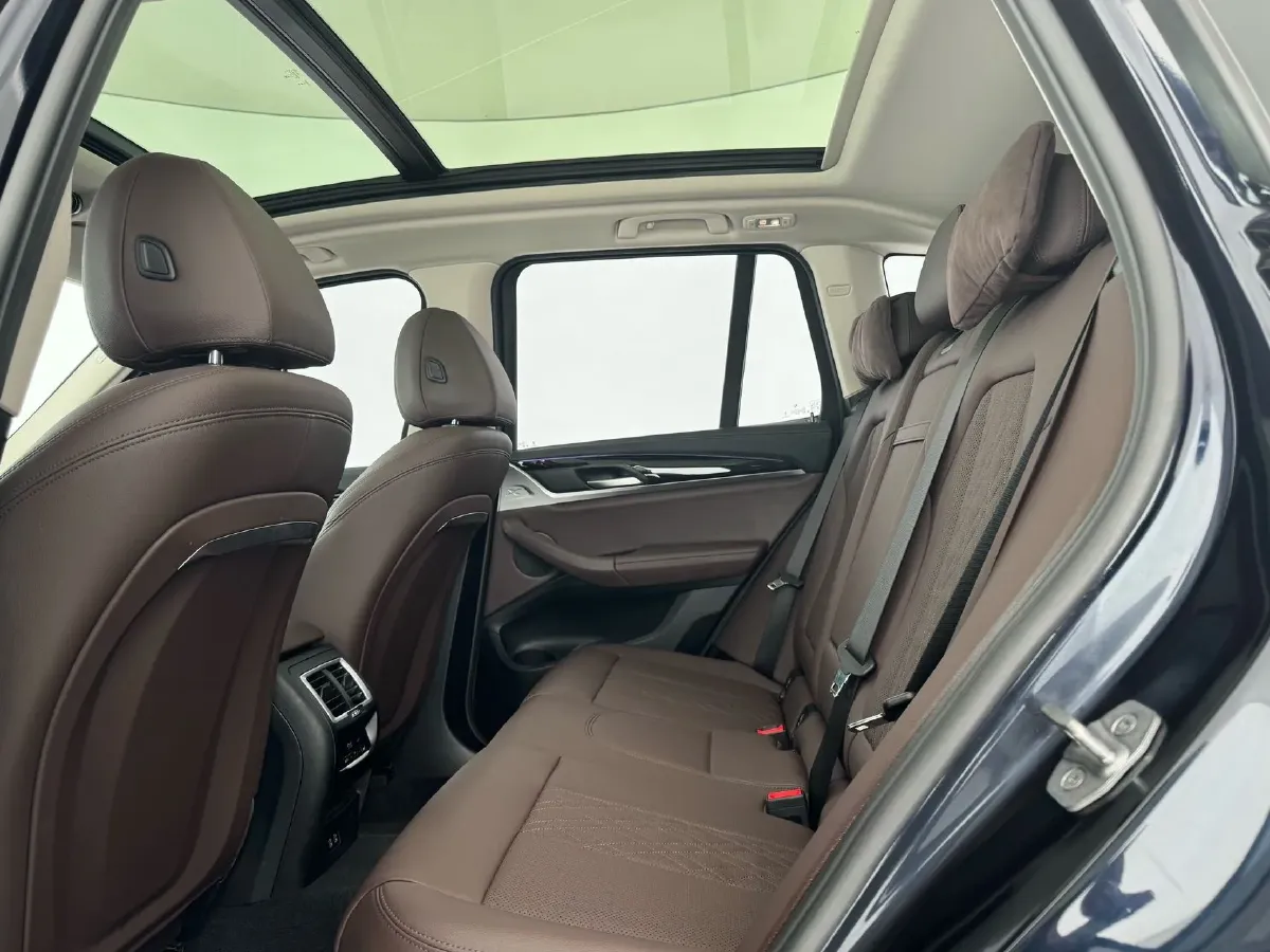 2022 BMW X3 2.0T 184HP L4 8AT,autocango,china used car exporter,china ev exporter,chinese used car exporter,chinese used ev exporter