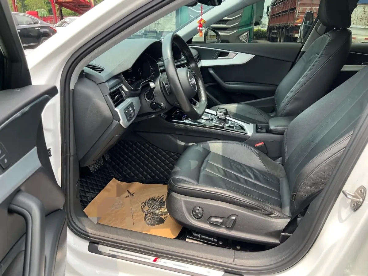 2019 Audi A4L 2.0T 190HP L4 7DCT,autocango,china used car exporter,china ev exporter,chinese used car exporter,chinese used ev exporter